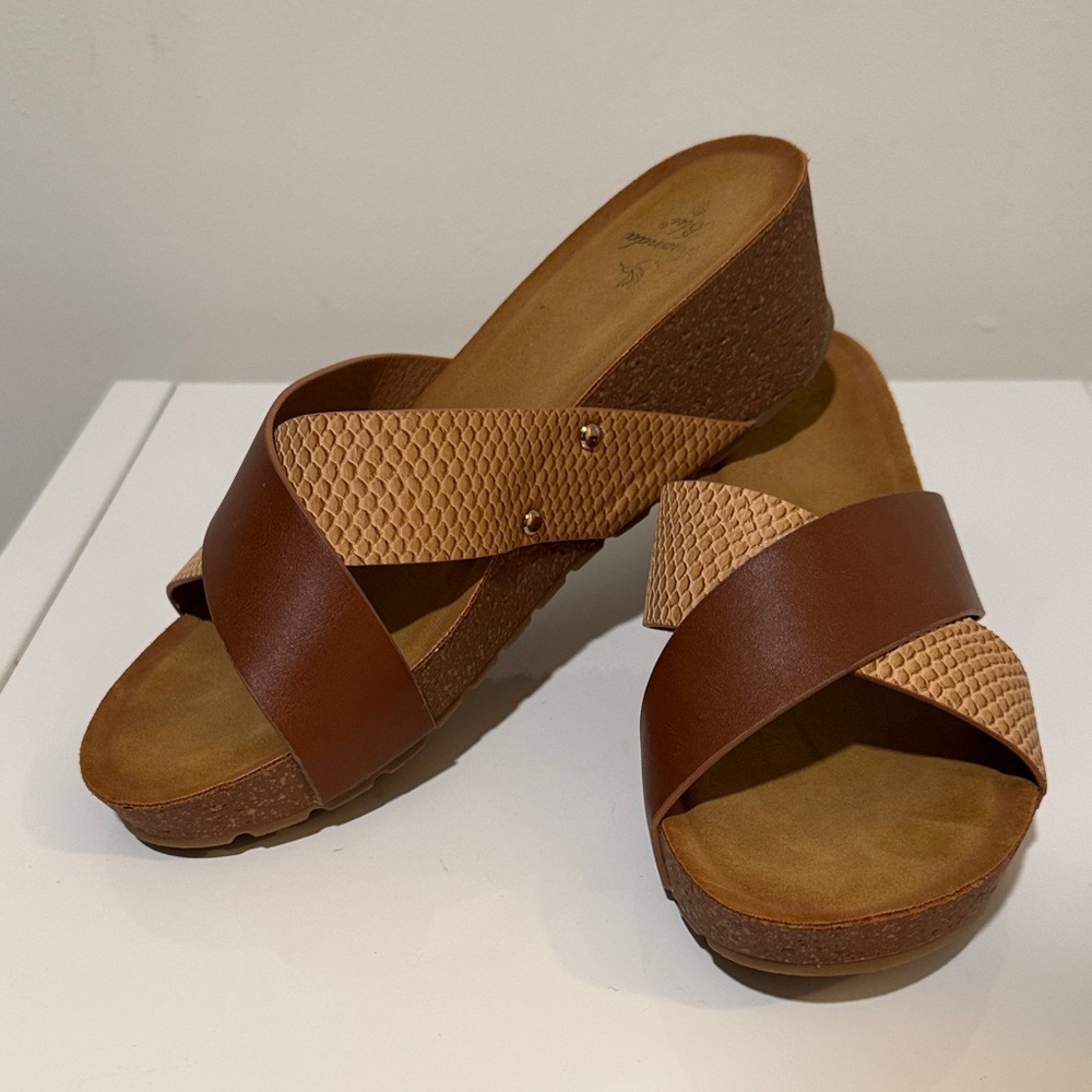 Amanda Blu Women's Elegant Tan and Brown Wedge Sandals size 8